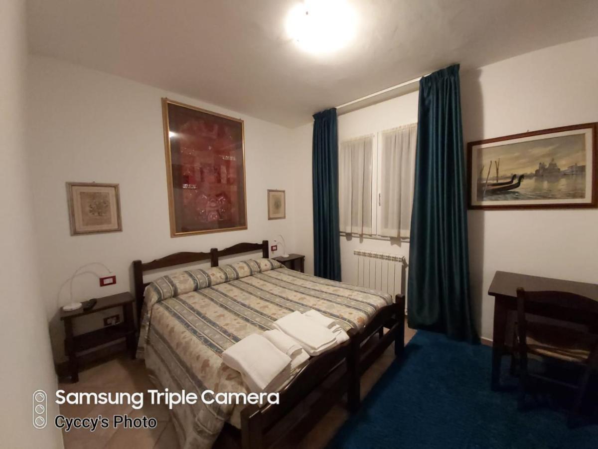 Bed & Breakfast 4U Parcheggio Interno Chiavari Exteriör bild