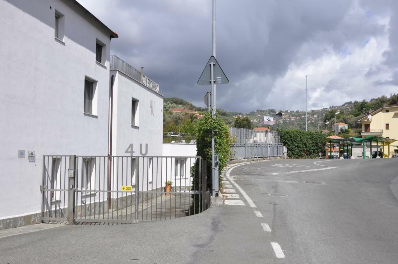 Bed & Breakfast 4U Parcheggio Interno Chiavari Exteriör bild