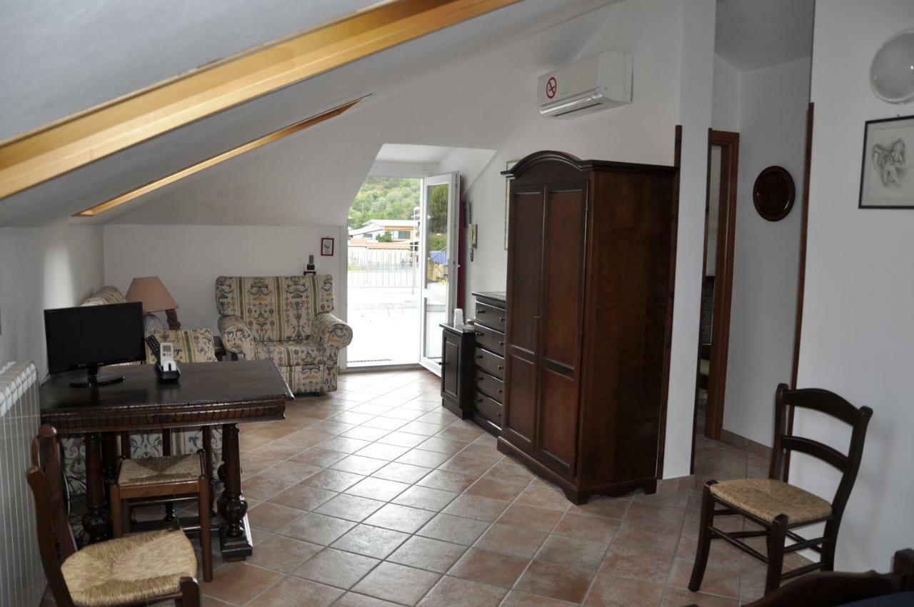 Bed & Breakfast 4U Parcheggio Interno Chiavari Exteriör bild
